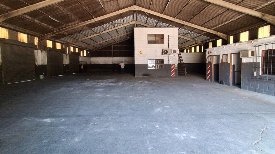 To Let Commercial Property for Rent in Wilsonia Eastern Cape